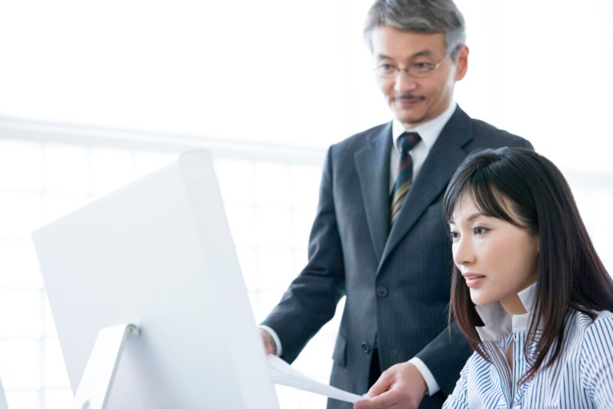 「そばで見てくれている人がいる」というだけで、安心して仕事が出来るものです。 まずはひと声、かけてあげるのはいかがでしょうか？