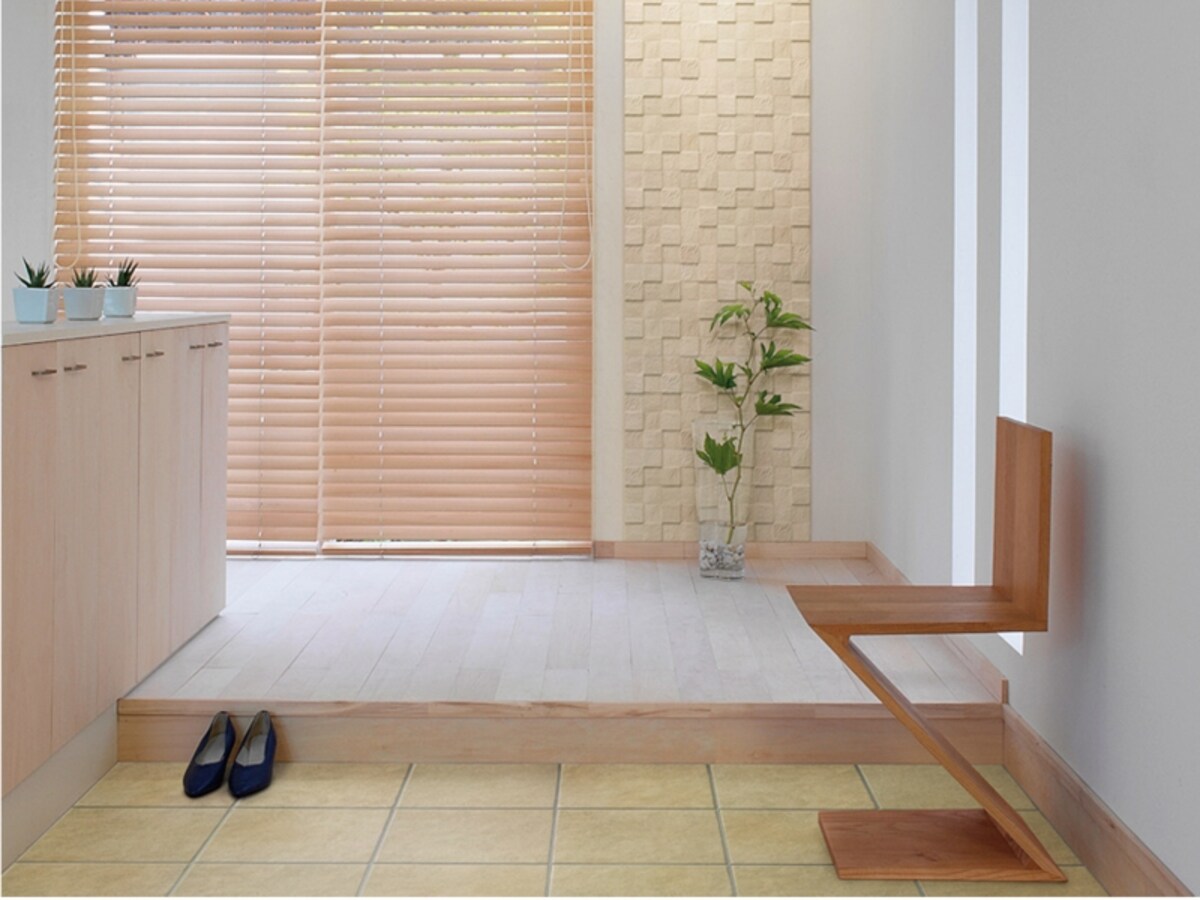 床や壁に付着した環境アレルゲンの働きを抑制するタイル。[アレルピュア エントランスフロア　アレルピュア ウォール]　　LIXIL 　http://www.lixil.co.jp/