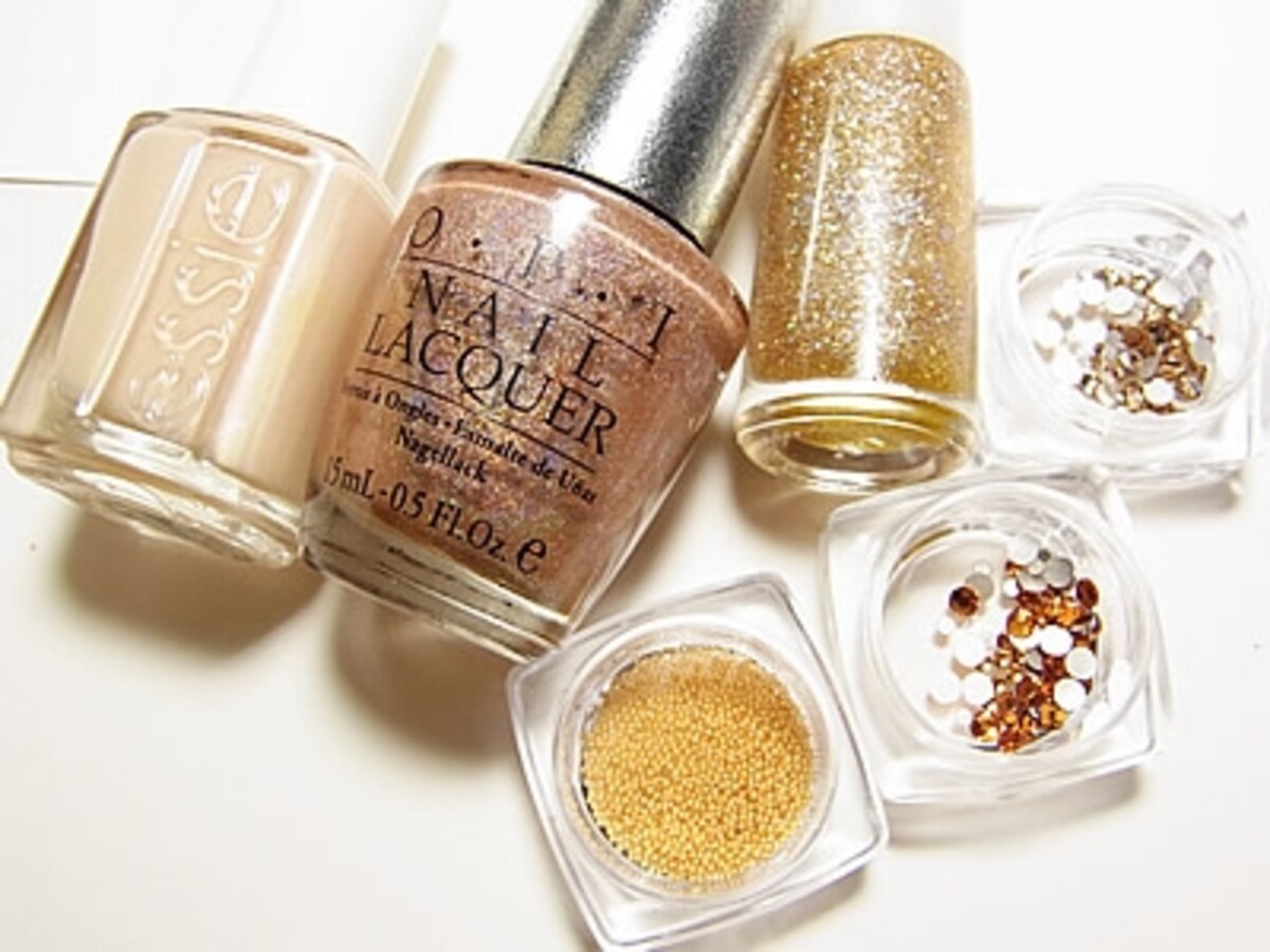 ・essie（#568）/OPI（DS012）・ネイルライナー（ゴールド）・ストーン（ss5・ss9）・ブリオン（ゴールド）