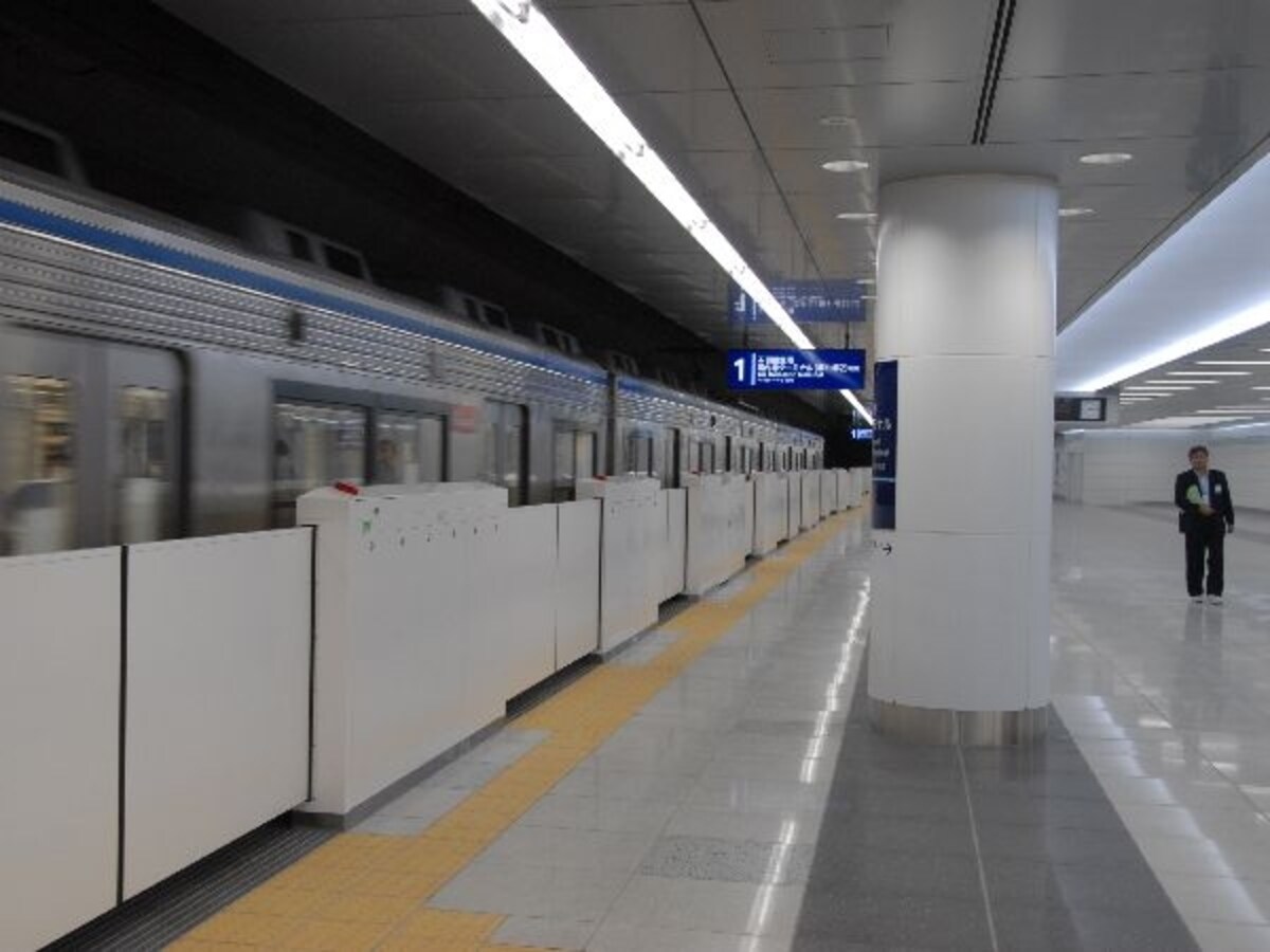 地下ホーム
