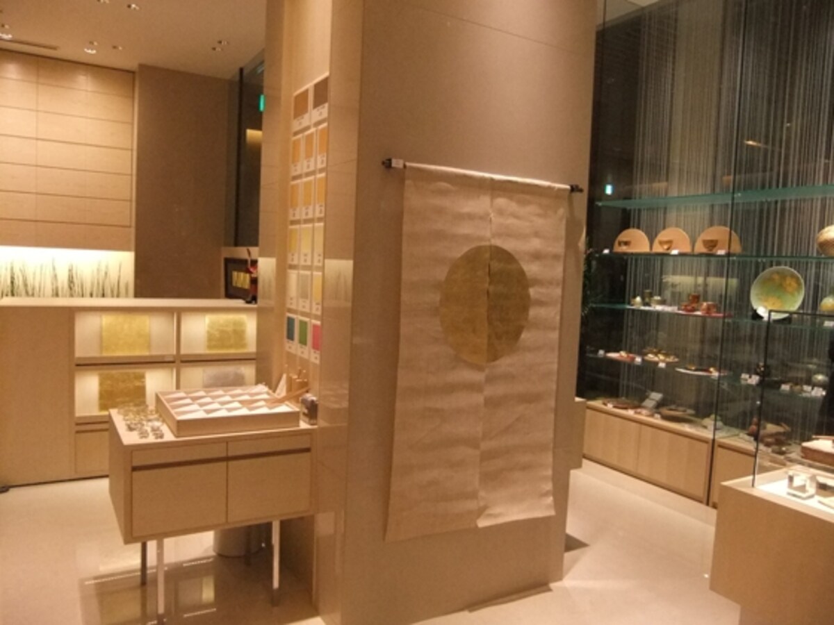 箔座　日本橋　店内