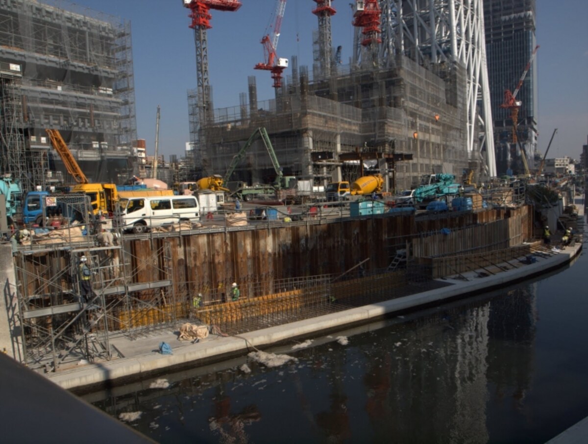 スカイツリー下の工事現場　infoさん撮影
