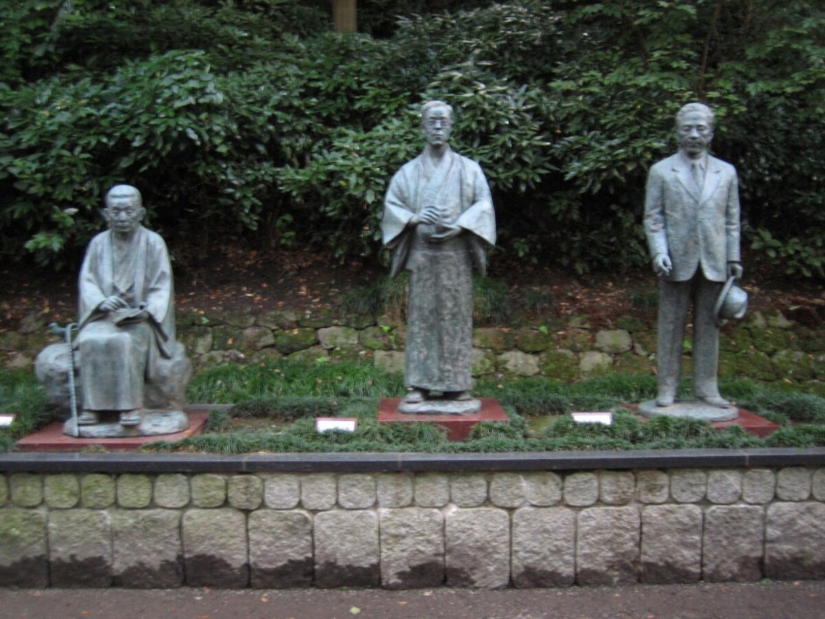 三文豪の像