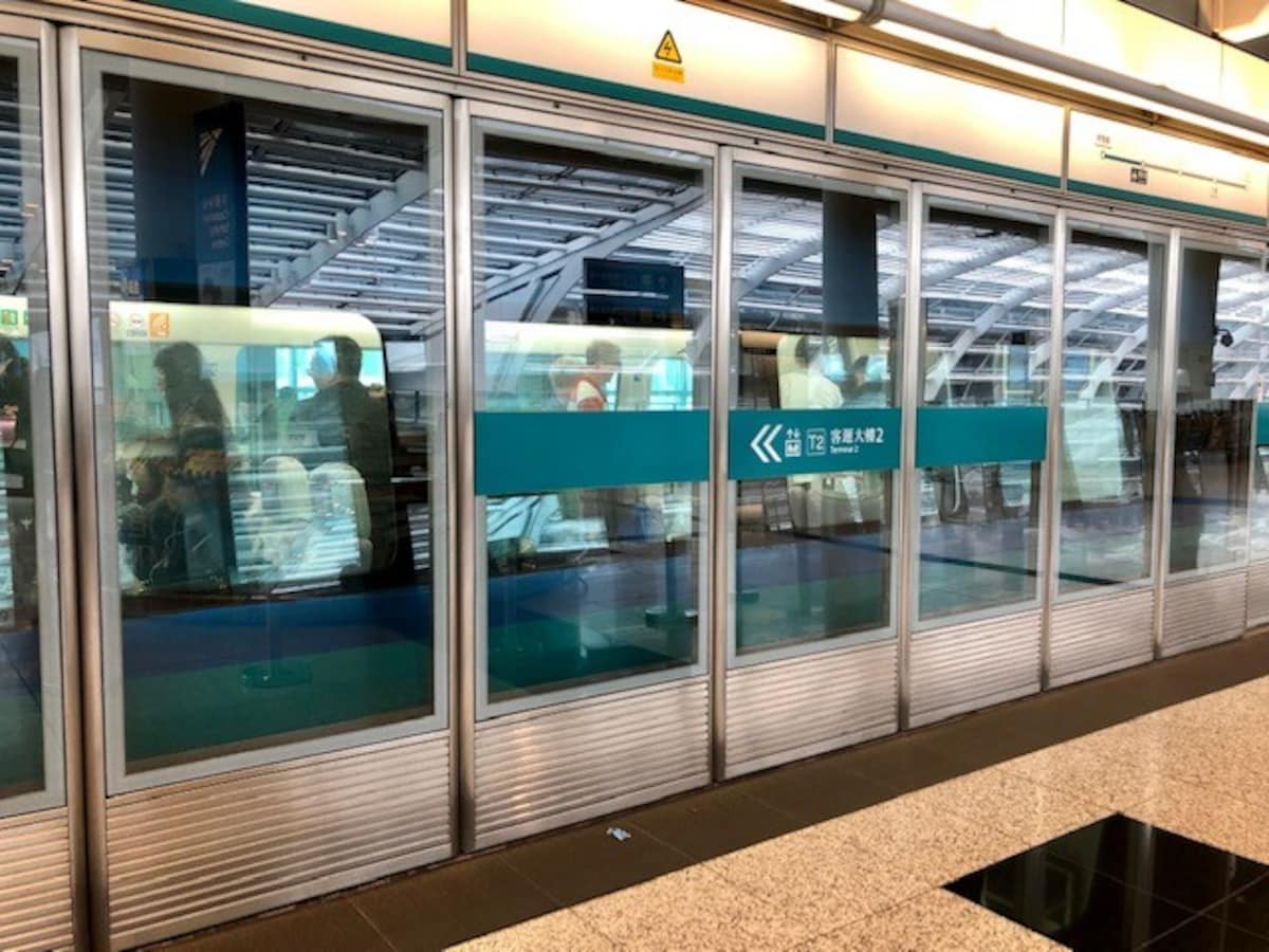停車駅は3駅のみ