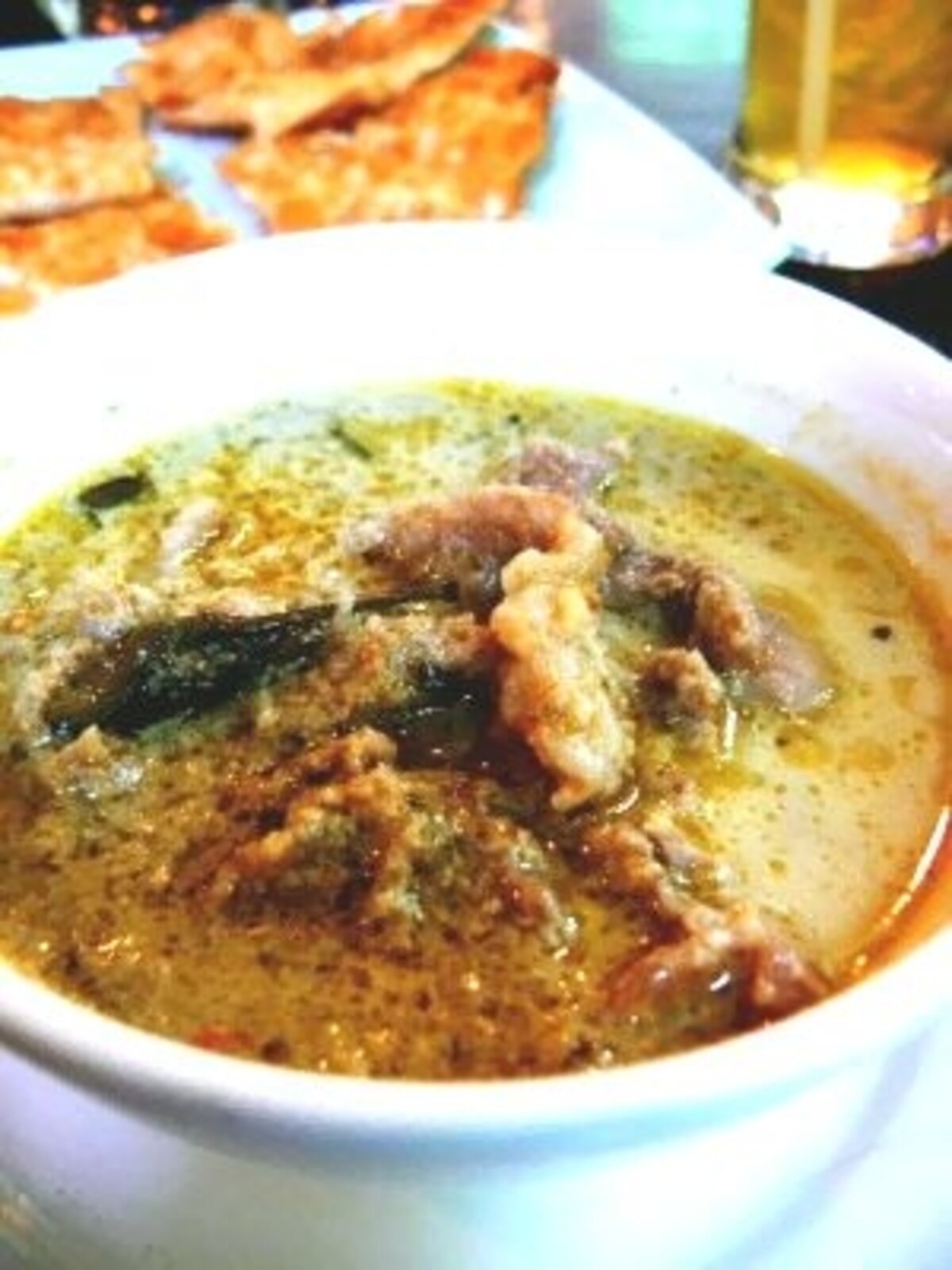 ここのグリーンカレーを一度食べると、他のグリーンカレーが物足りなく感じるかも?!