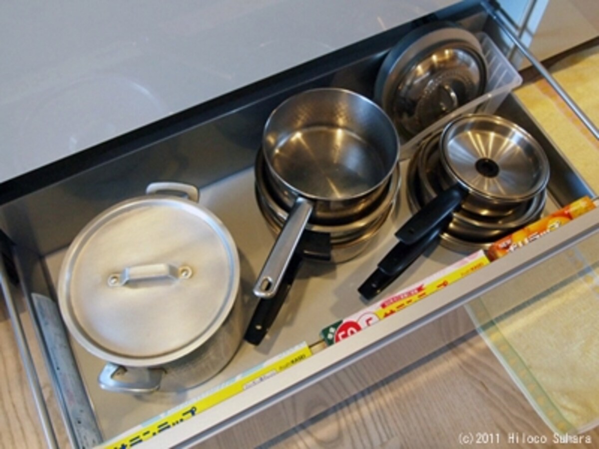 システムキッチンの引き出し収納