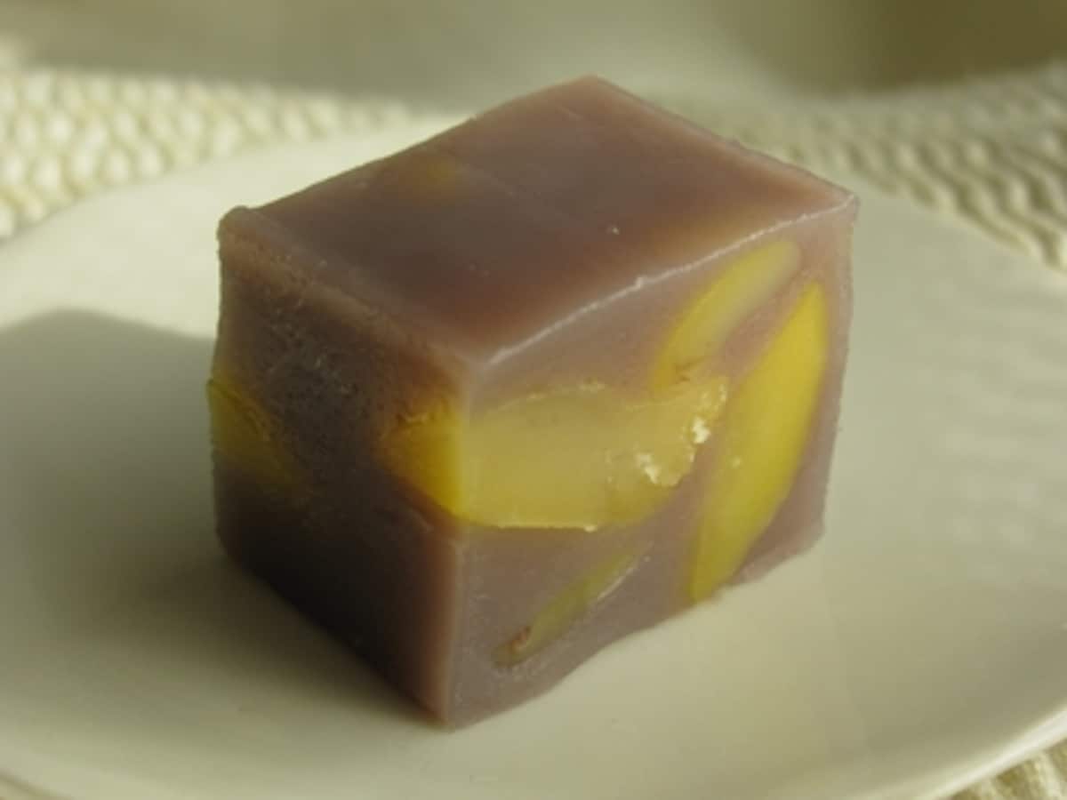 「青柳正家」の「栗蒸し羊羹」1本900円