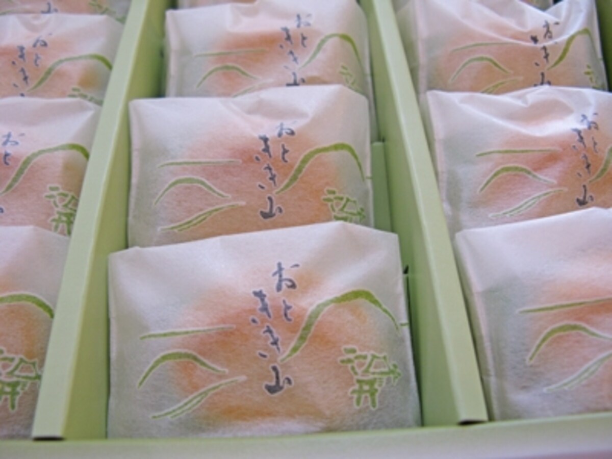 「おときき山」（6個入420円/12個入893円/16個入1,208円）