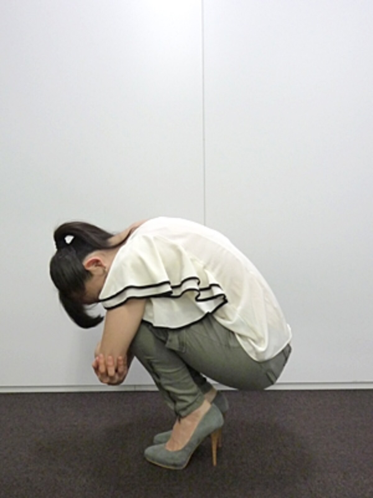 息を吐き切って身体を小さくする