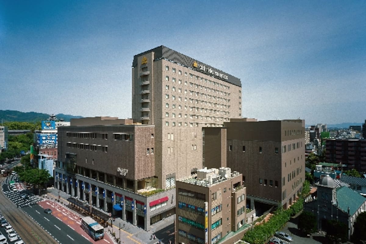 熊本のメインストリートに面する美術館
