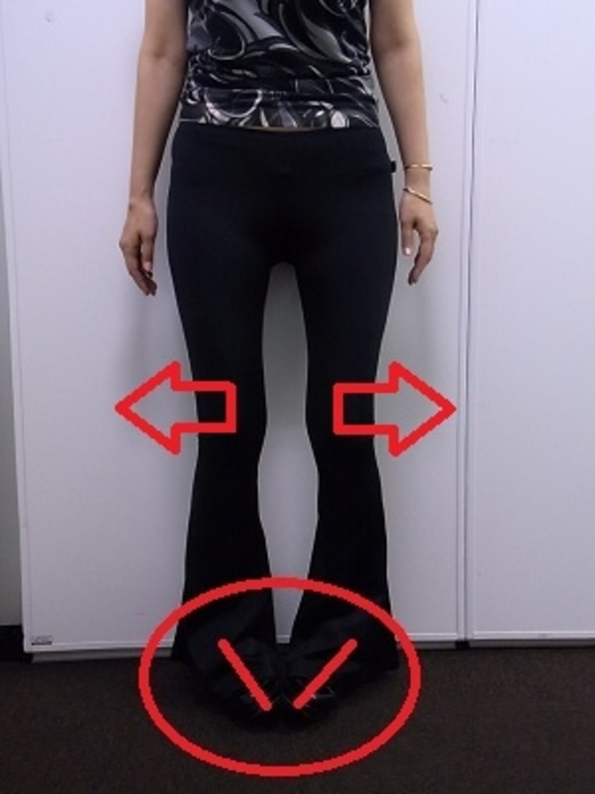 脚の内側のゆるみが骨盤に影響