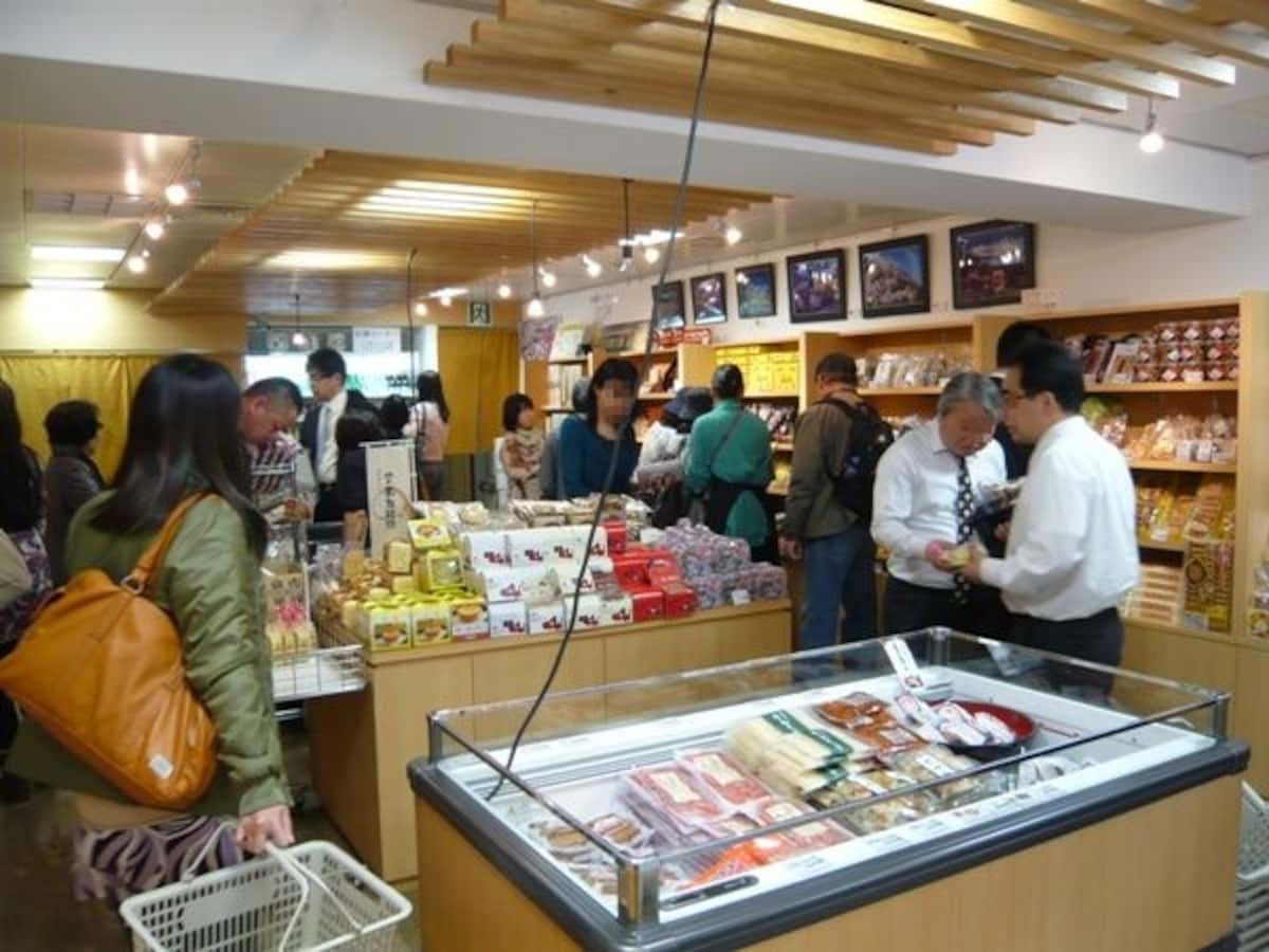 交流館、館内