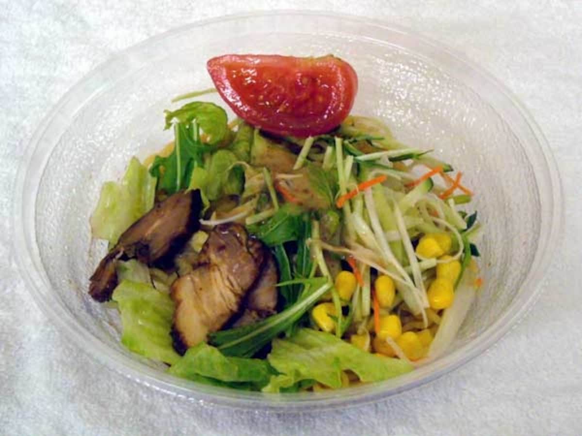 ローソン　たっぷり野菜のサラダラーメン