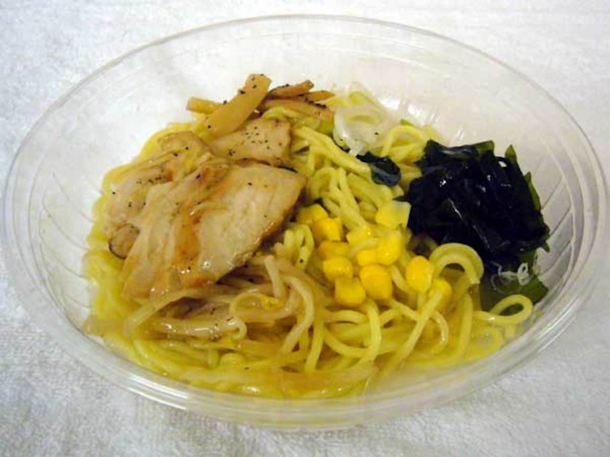 デイリーヤマザキ　ローストチキンの塩ラーメン