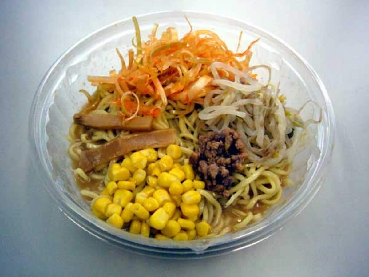 セブンイレブン　冷たいピリ辛ネギ味噌ラーメン