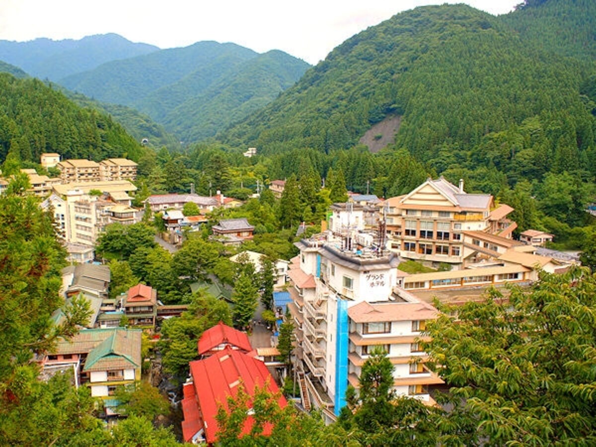 四万温泉新湯地区