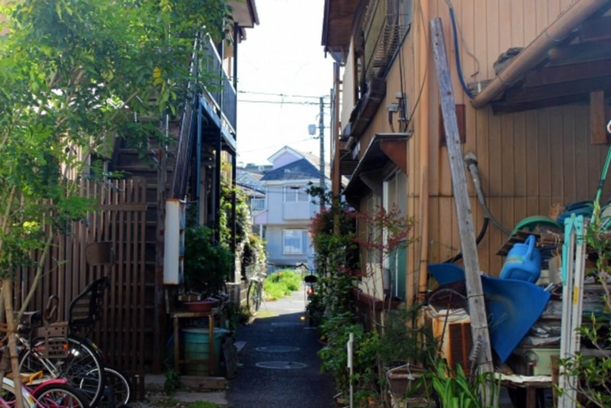 古い民家が密集している地域は外も安全ではない