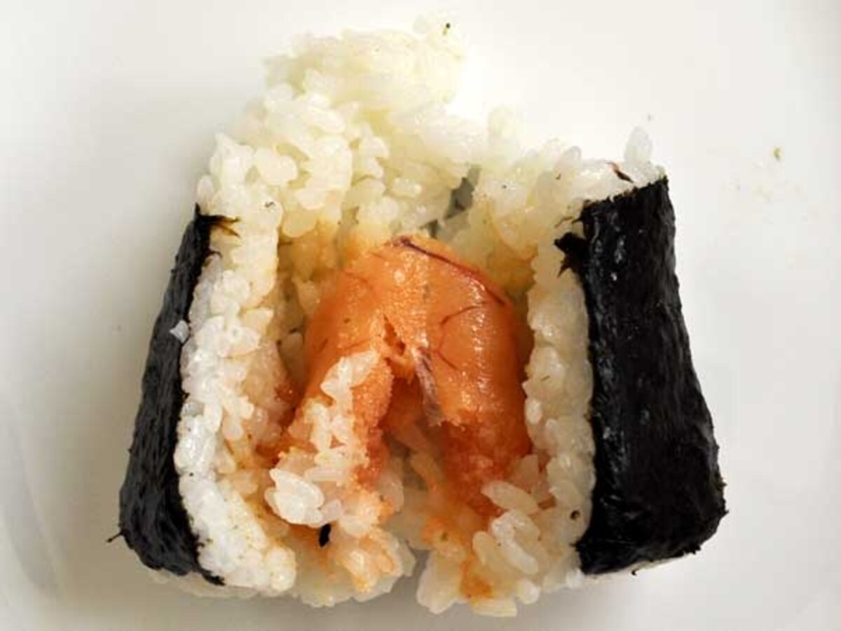 サークルKサンクス　本むすび　博多明太子　中身