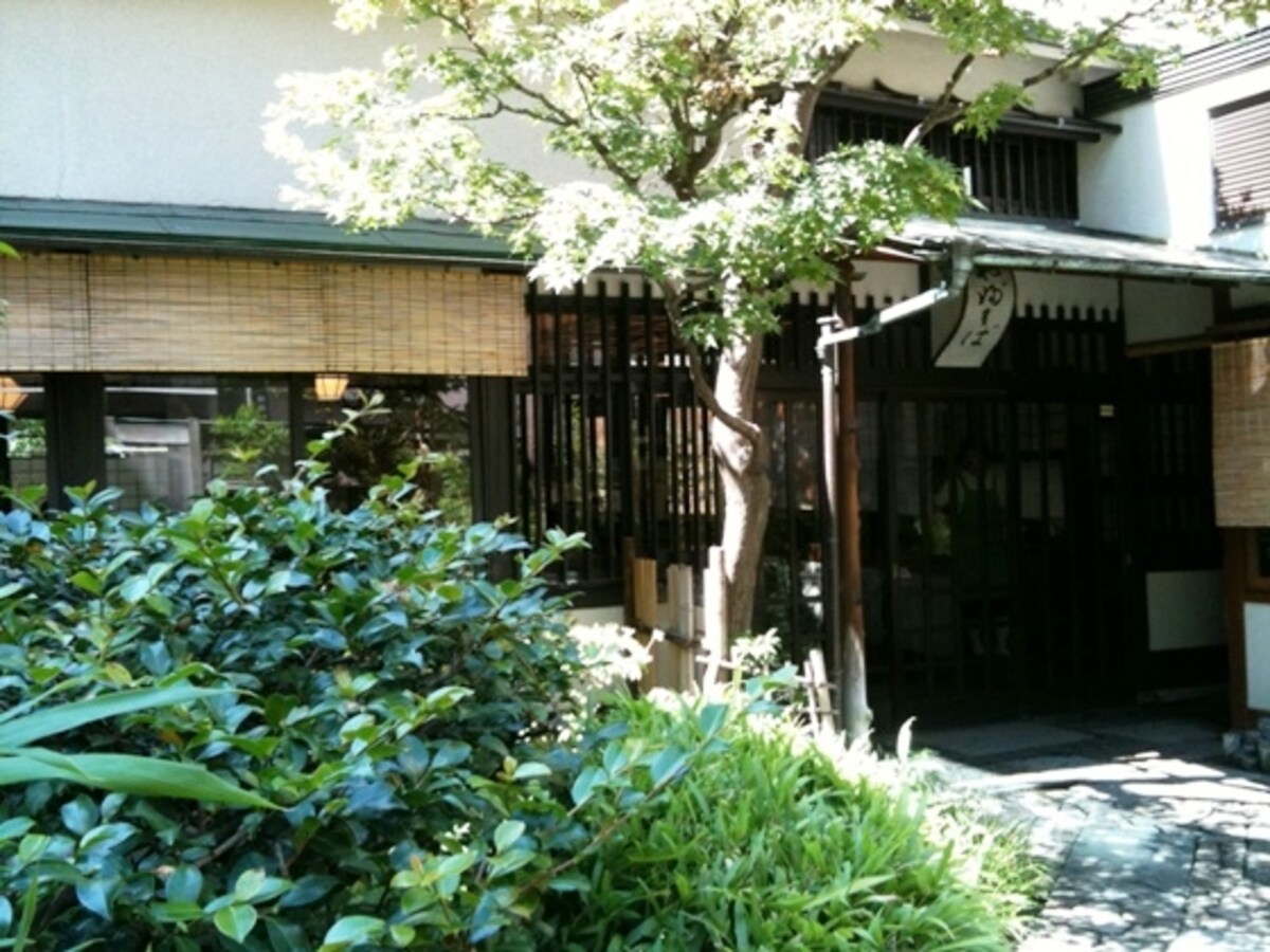 趣ある同店のエントランス