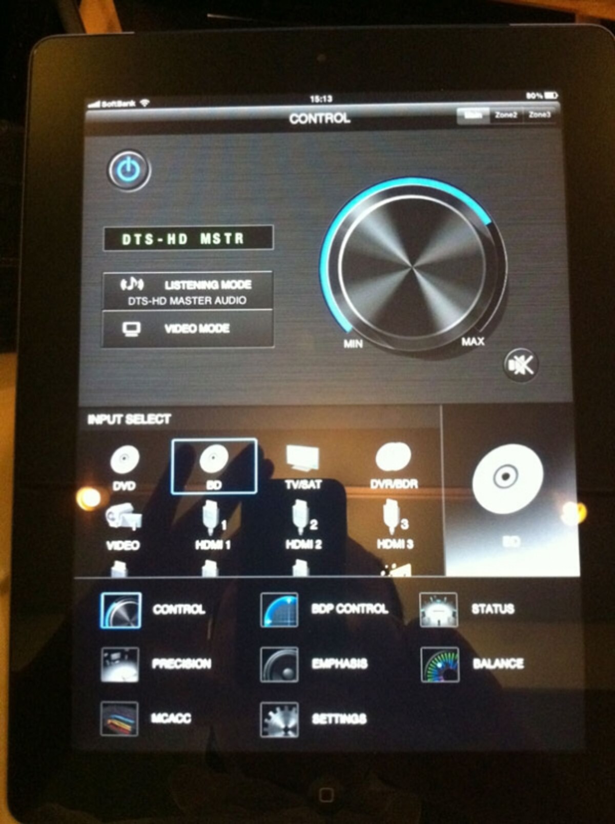 iControlAV2 for iPad」の表示例
