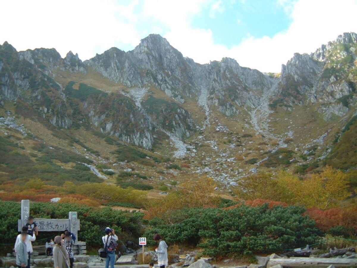 千畳敷カールの紅葉・黄葉(2)/宝剣岳と共に