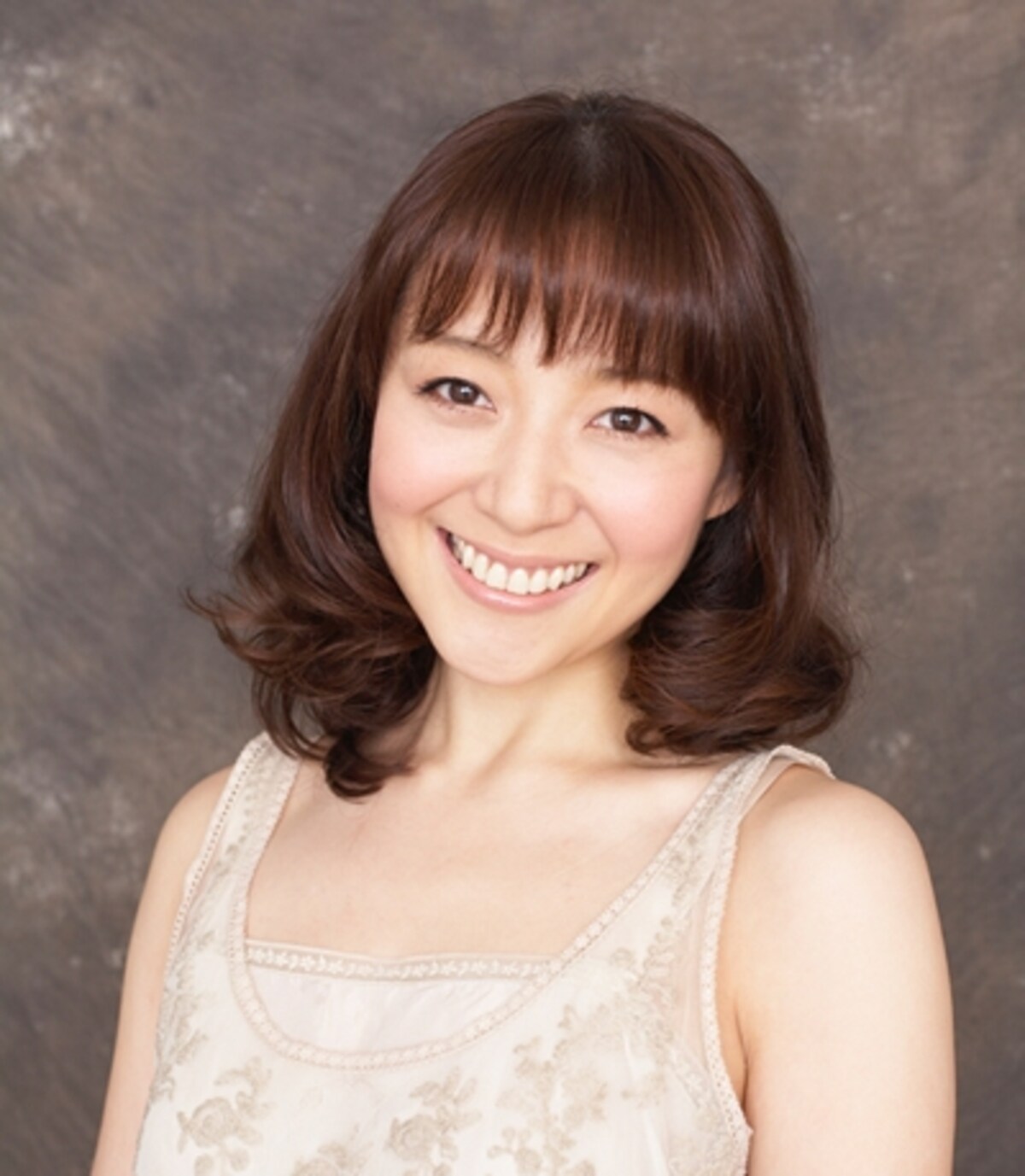 彩乃かなみ