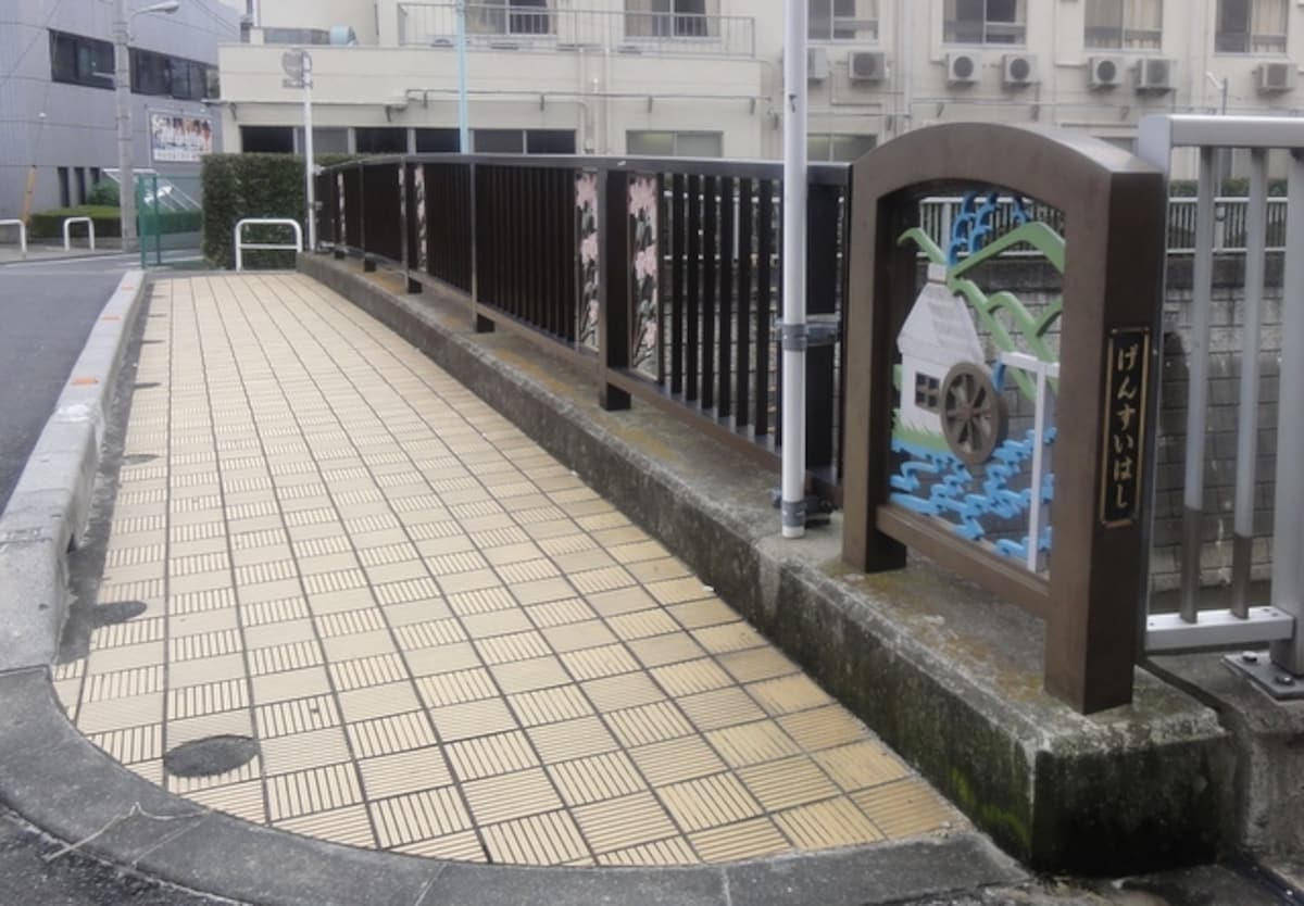 昔はのどかな田園風景が広がっていたのだろう。