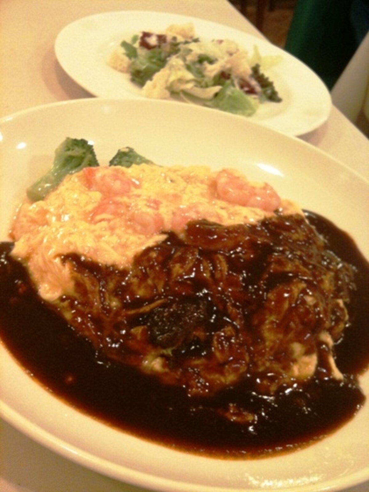 東館「パ ヴィヨン」のオムライス