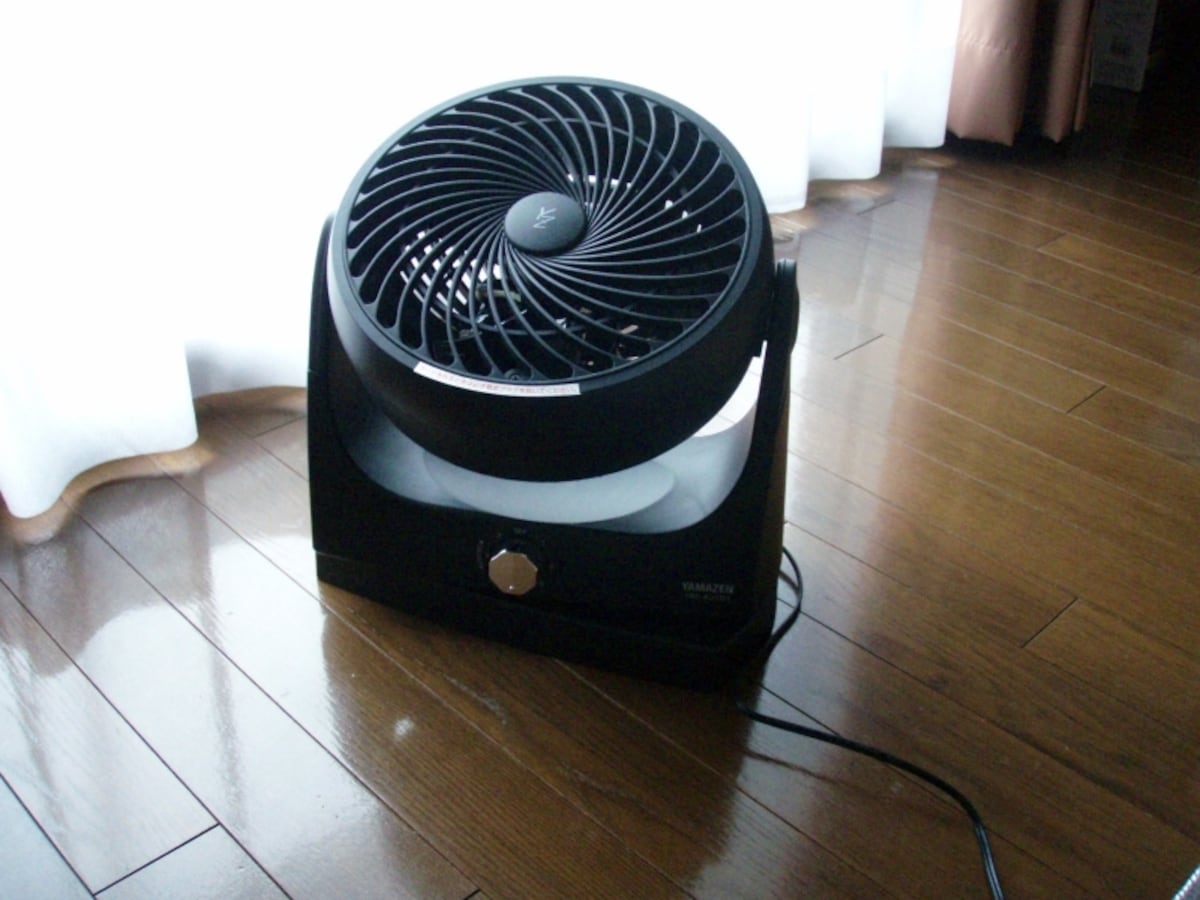 山善（YAMAZEN)製サーキュレーター。気になる電気代は0.6円／時間程度