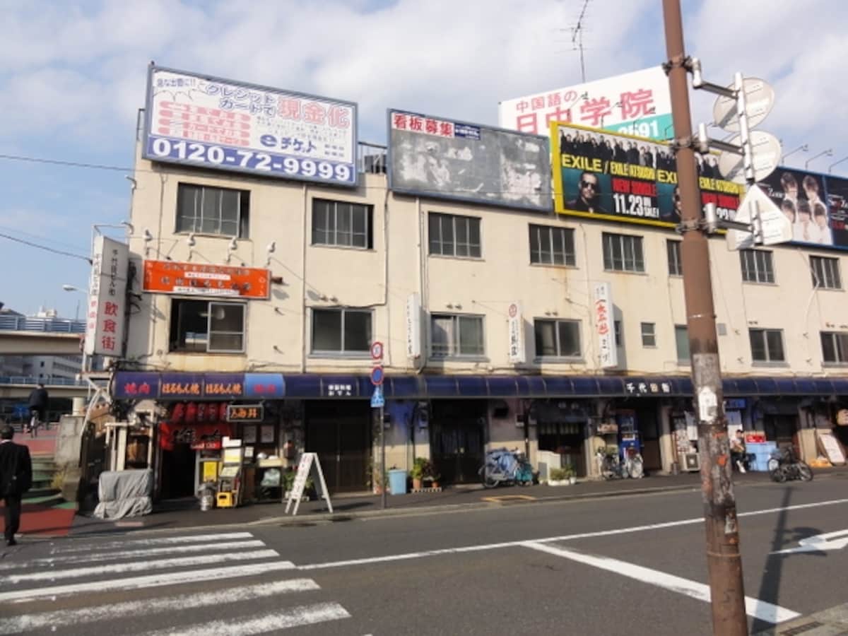 昼間営業しているのは２店舗だけ