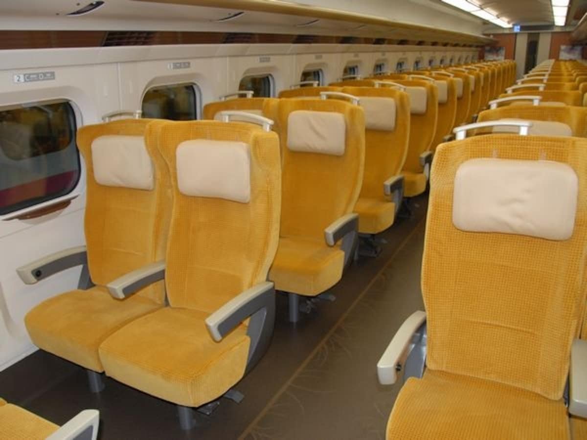 普通車の車内