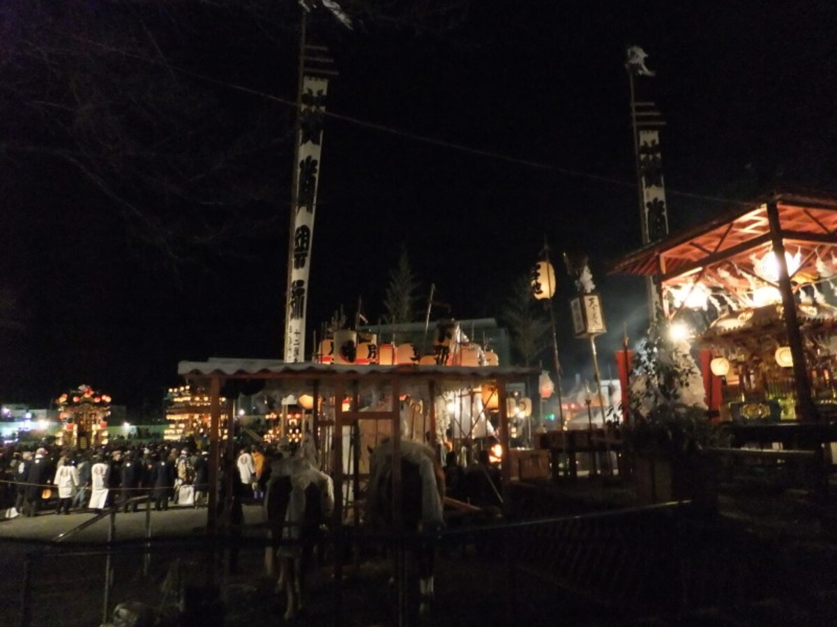 秩父夜祭（20）／御旅所に揃った笠鉾と屋台、御神幸行列