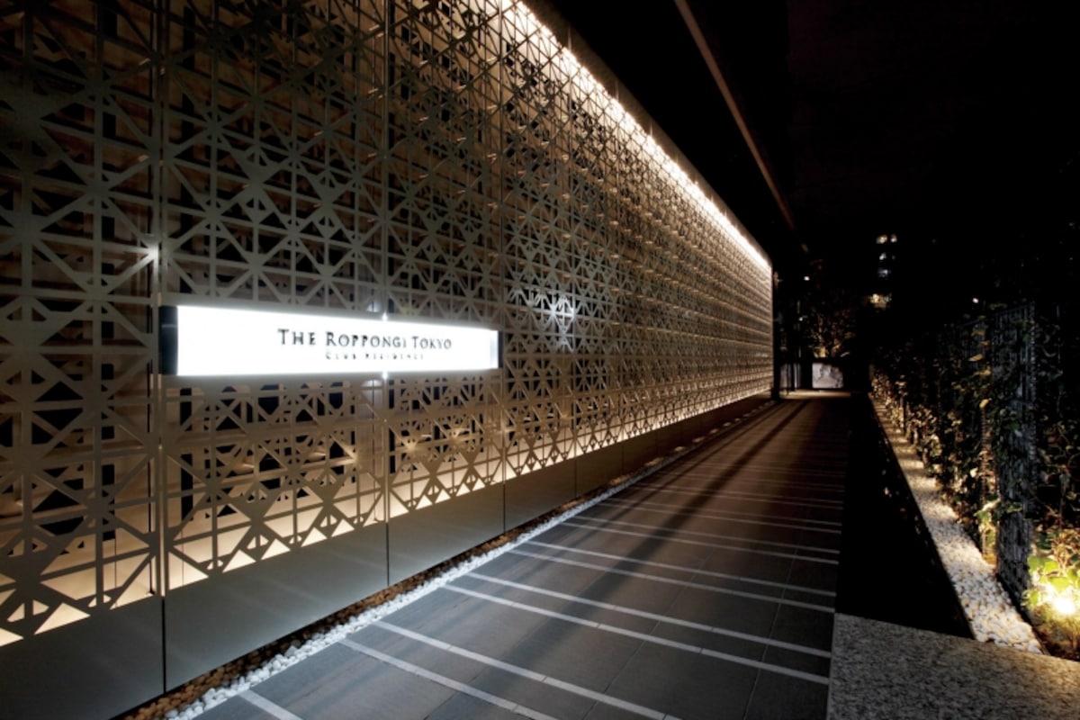 「THE ROPPONGI TOKYO」エントランスアプローチ