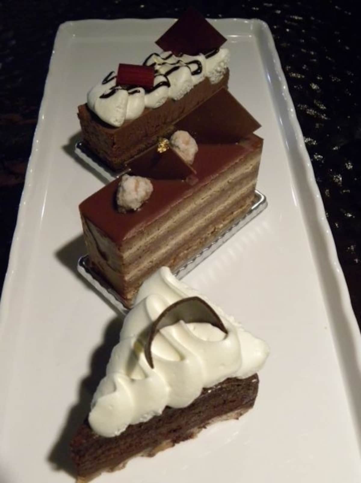 チョコレートケーキ3種