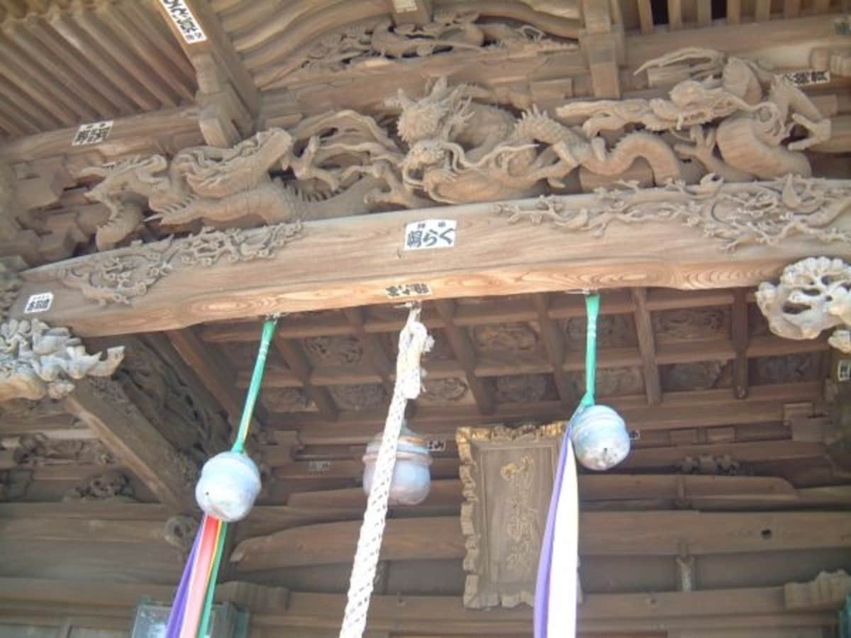 西叶神社(2)/目を見張る美しい木の彫刻