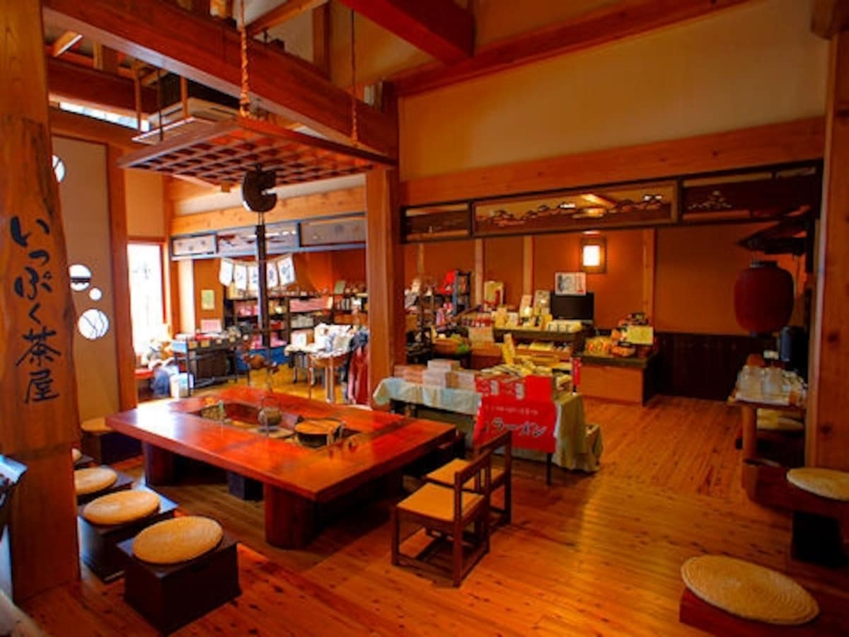平湯温泉深山桜庵ロビー