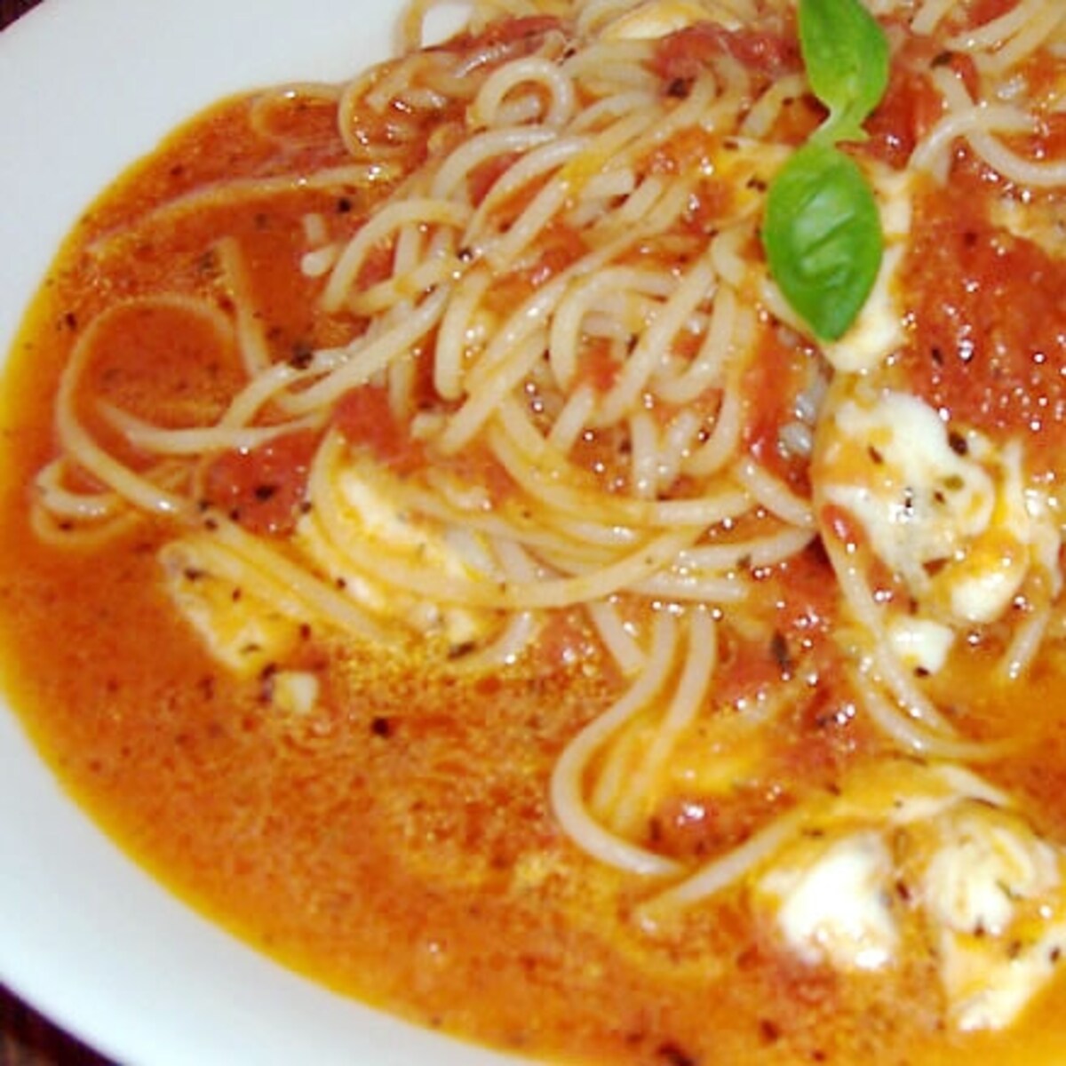 モッツァレラチーズトマトパスタ 　