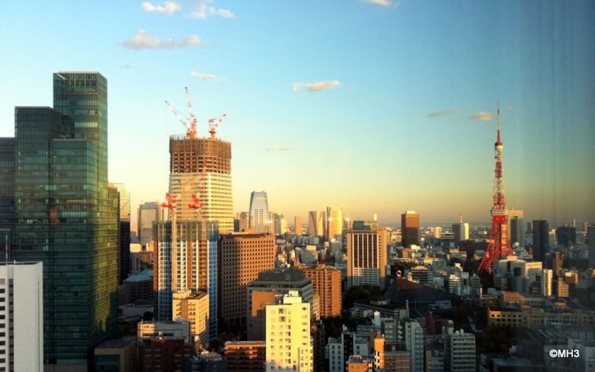 東京タワーを南に望む「六本木1丁目」