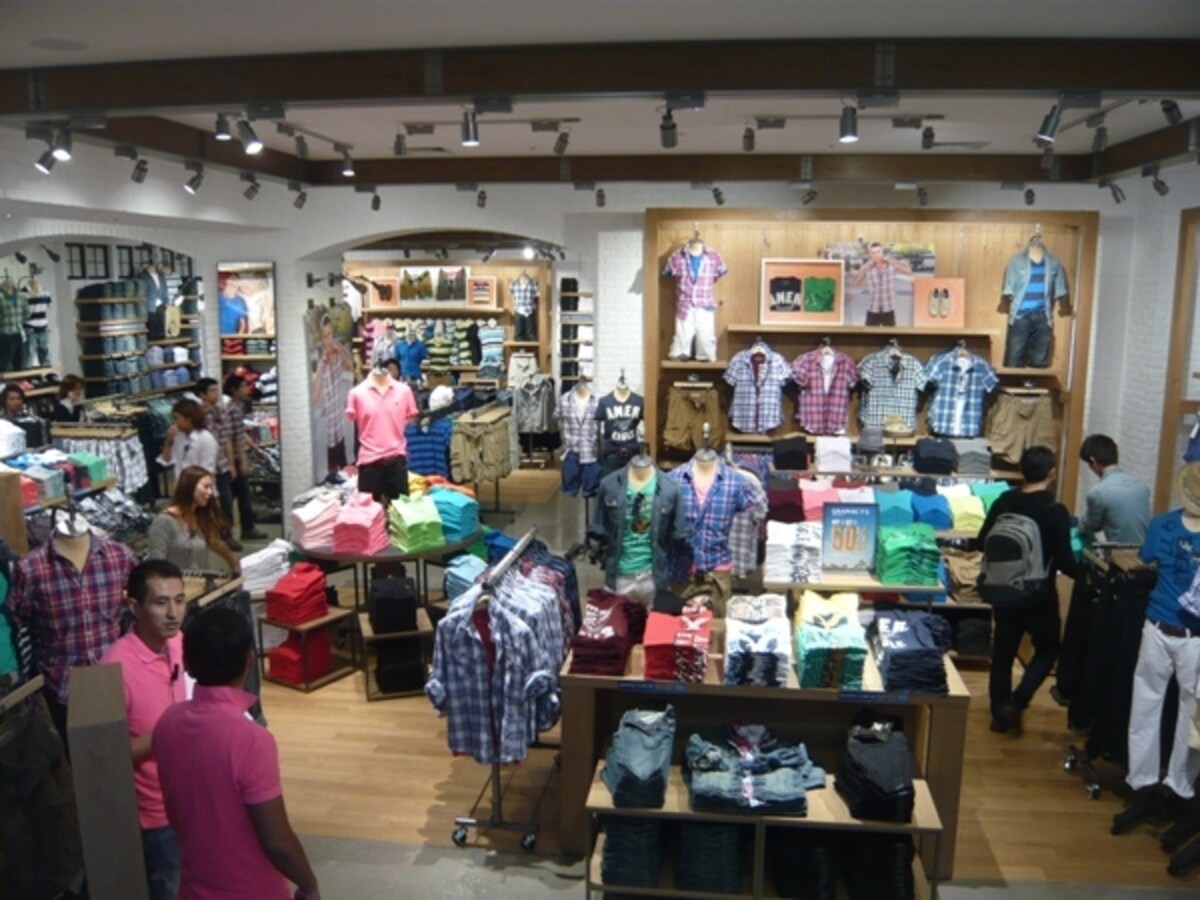 AMERICAN EAGLE OUTFITTERS