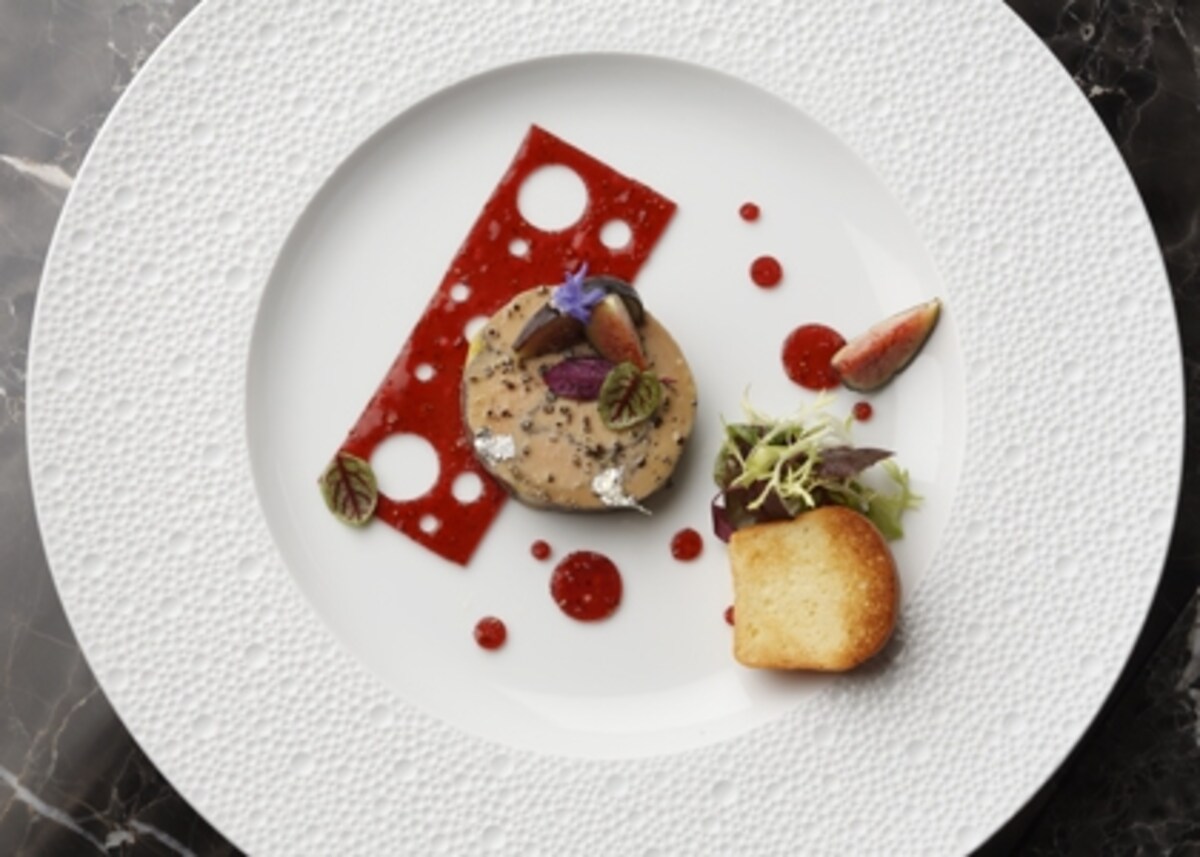 「パレスホテル東京」内にあるフランス料理「Crown（クラウン）」