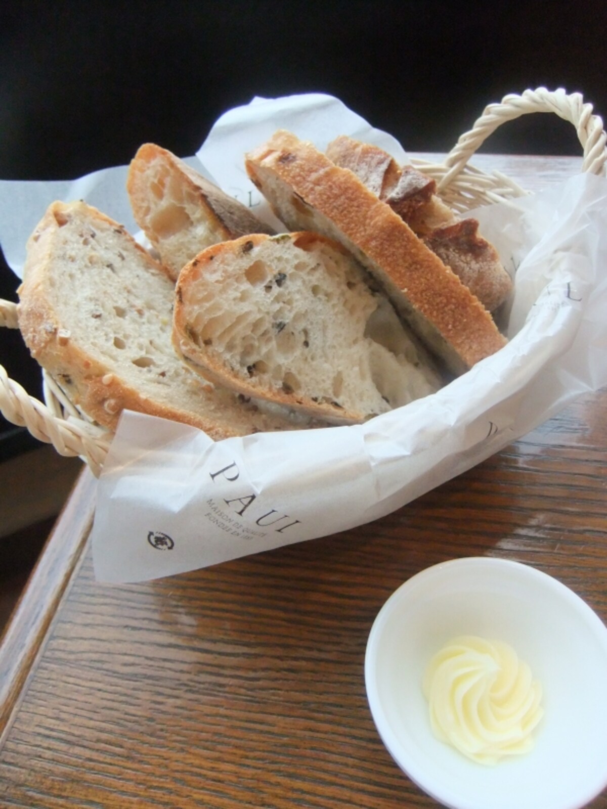 自家製パンの盛り合わせ