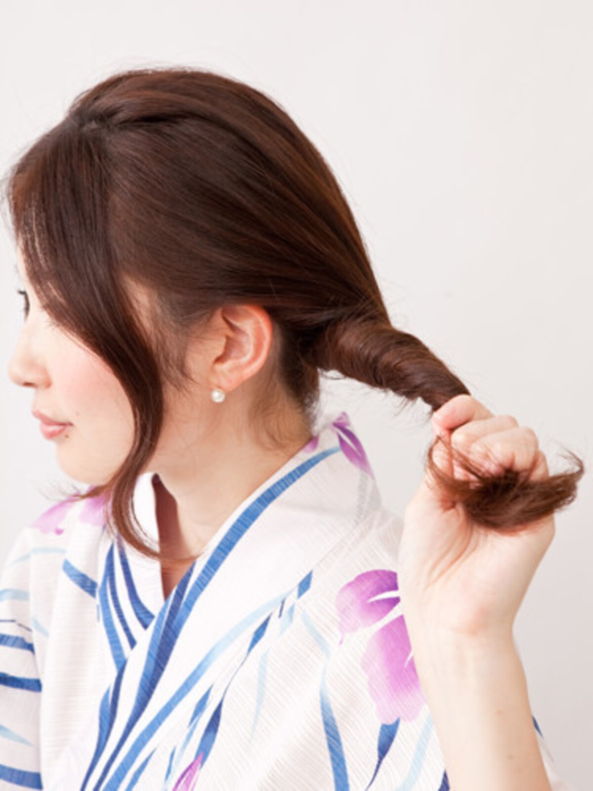 崩れないように強めにねじる