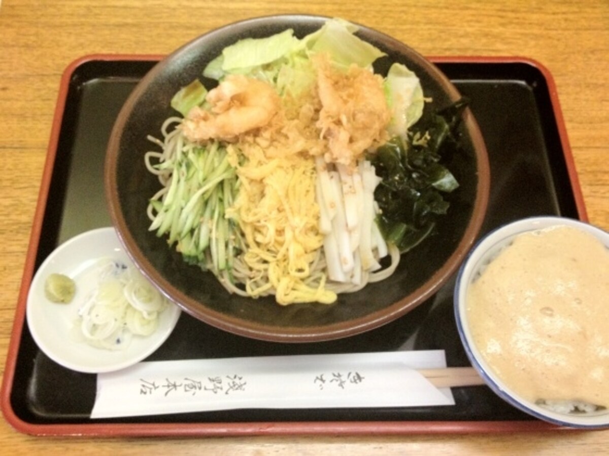 冷やしたぬきととろろご飯