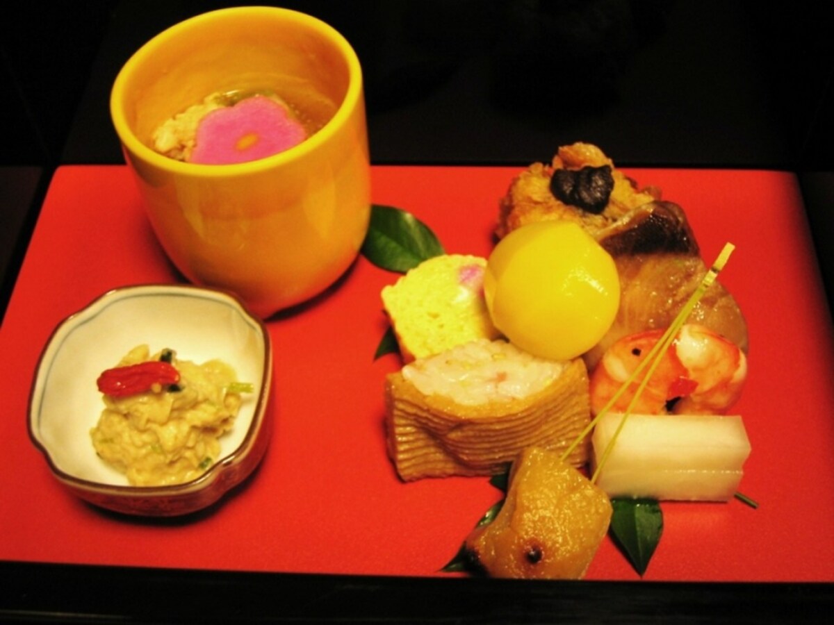　料理の名称：麩久箱膳　2,500円（税込）