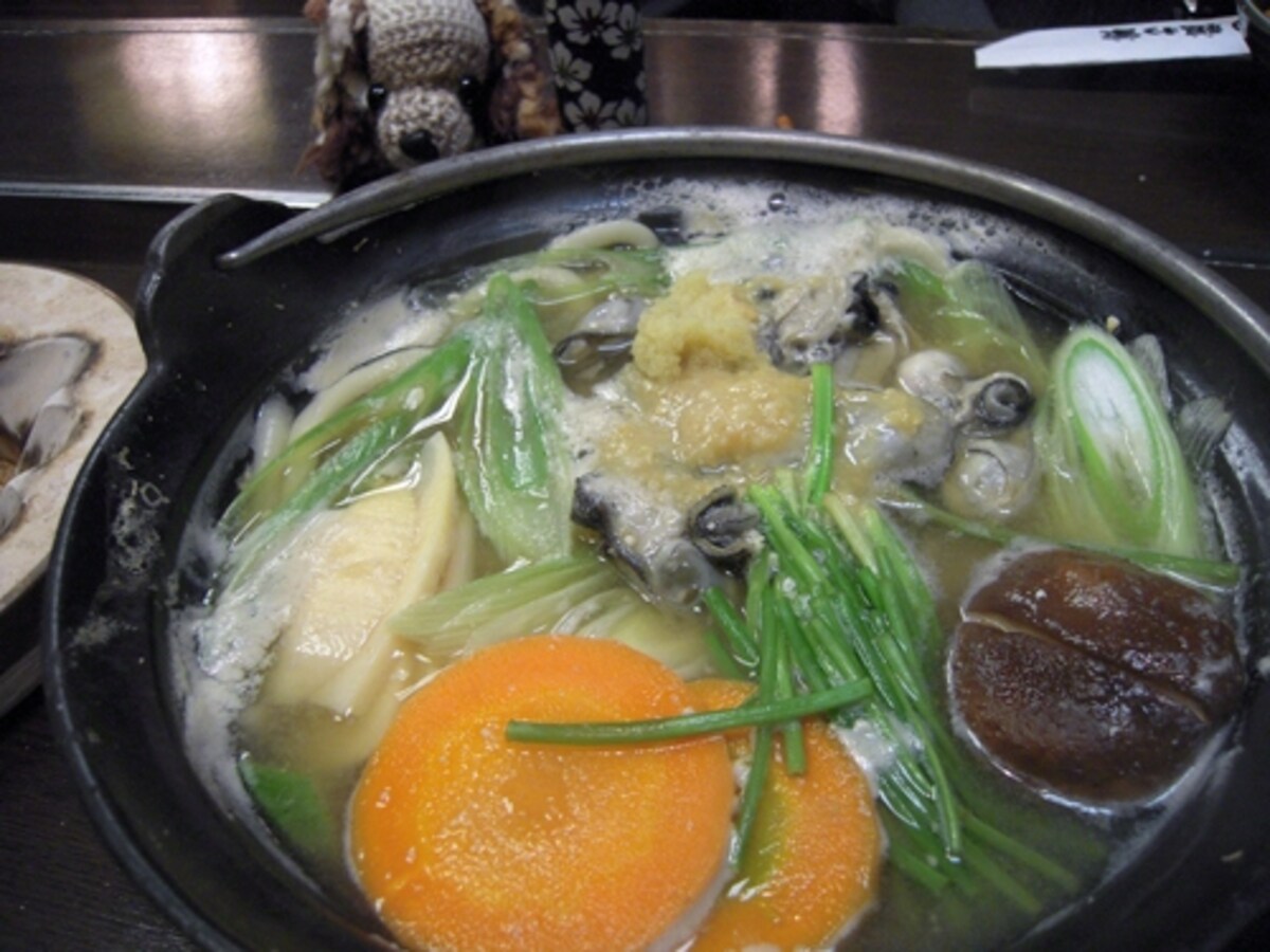 みそ牡蠣うどん鍋