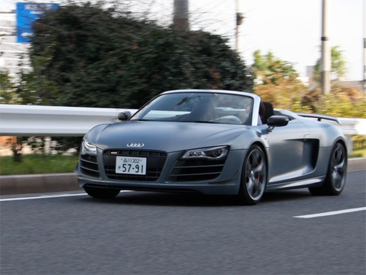 アウディR8GTスパイダー