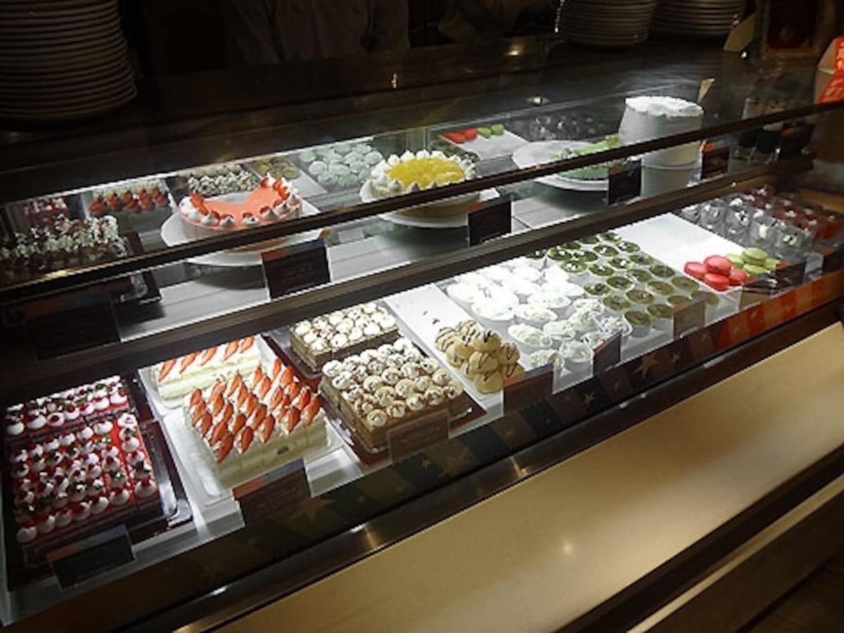 ビタースイーツ ビュッフェ 料理台