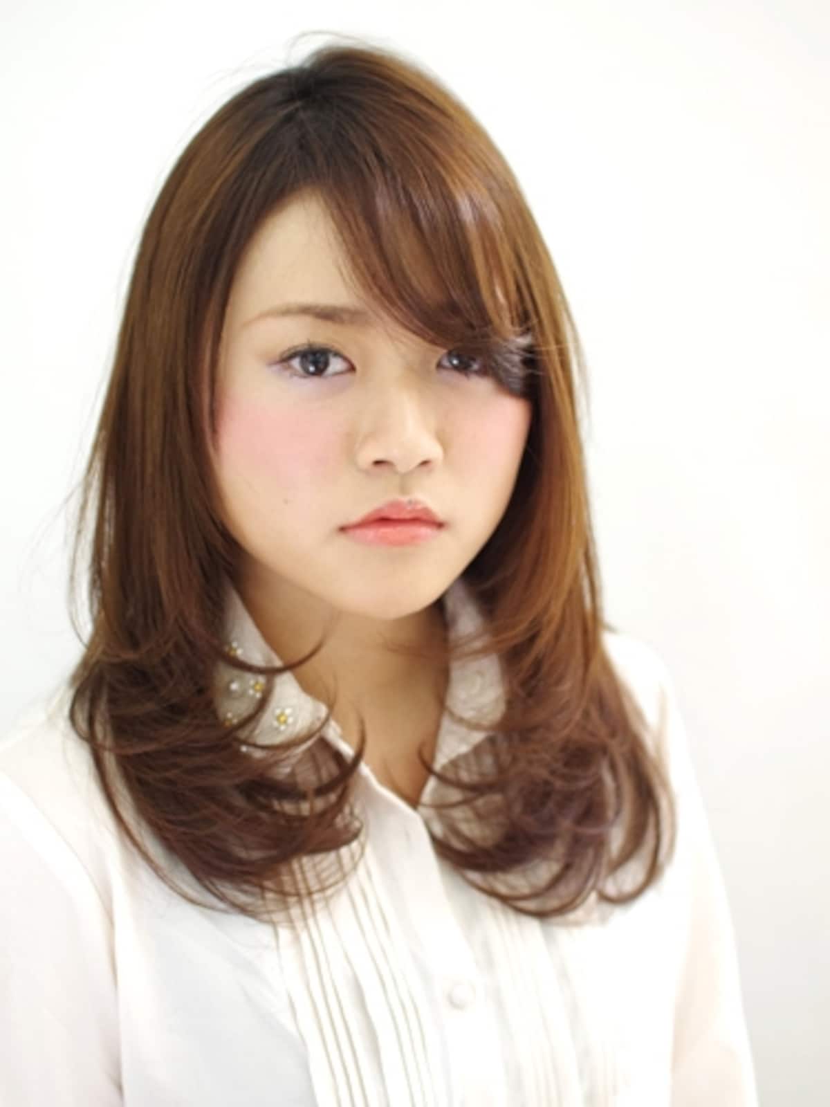 セミロング　ストレート
