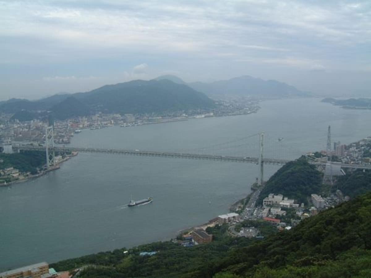 火の山公園展望台からの眺め(1)/関門海峡と関門橋、壇ノ浦古戦場