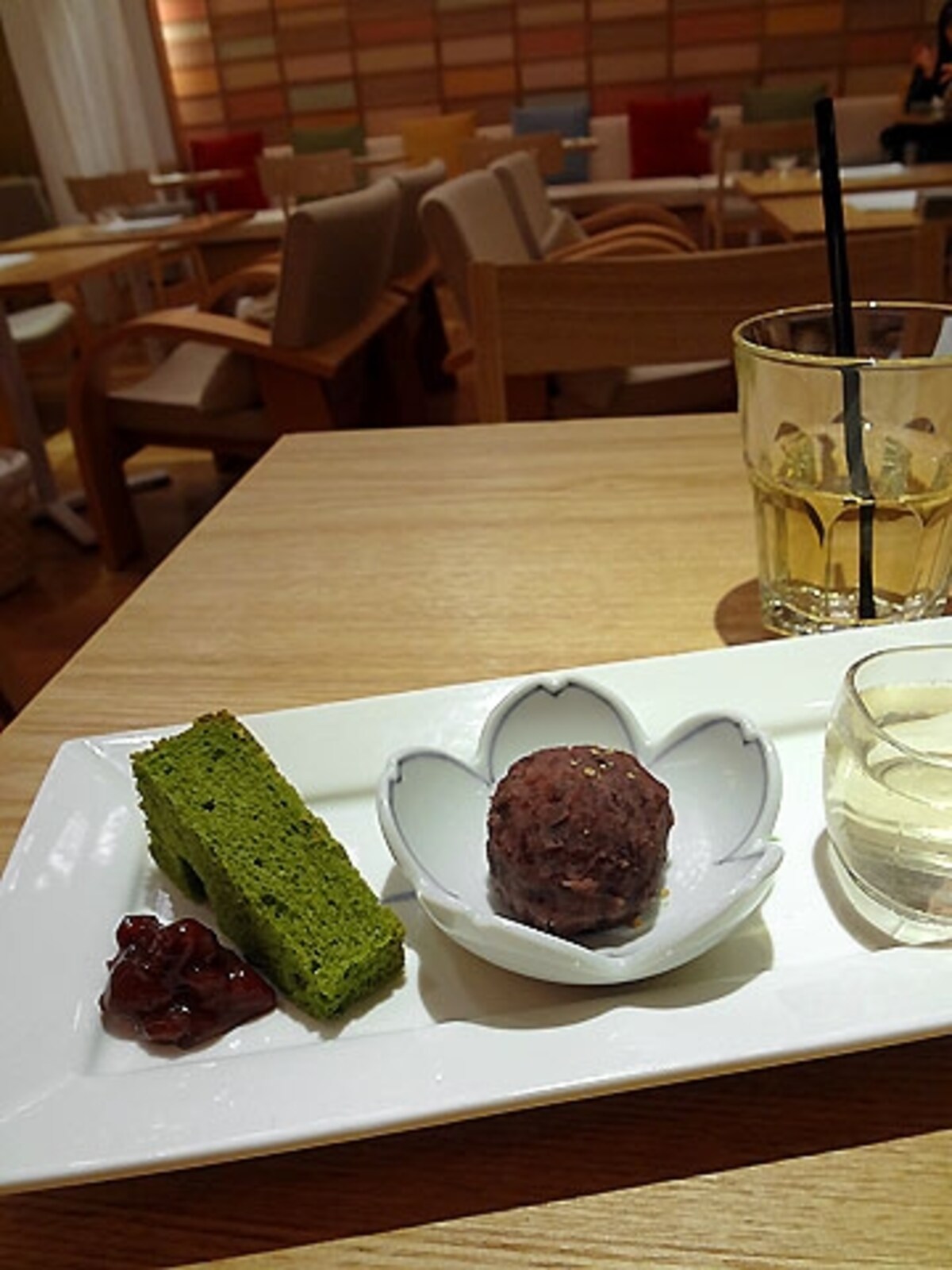めん、色いろ。いつでも、おやつ。  デザート
